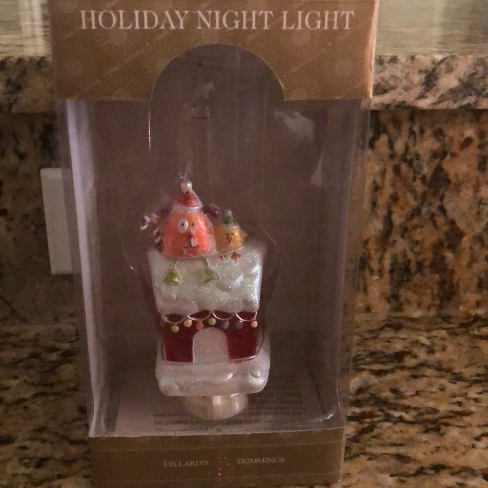 Dillard’s Holiday Night Light